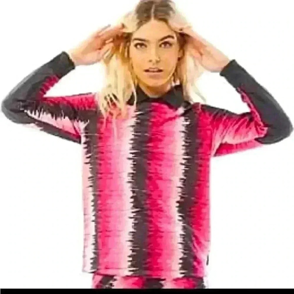 Adidas top  - Picture 1 of 7